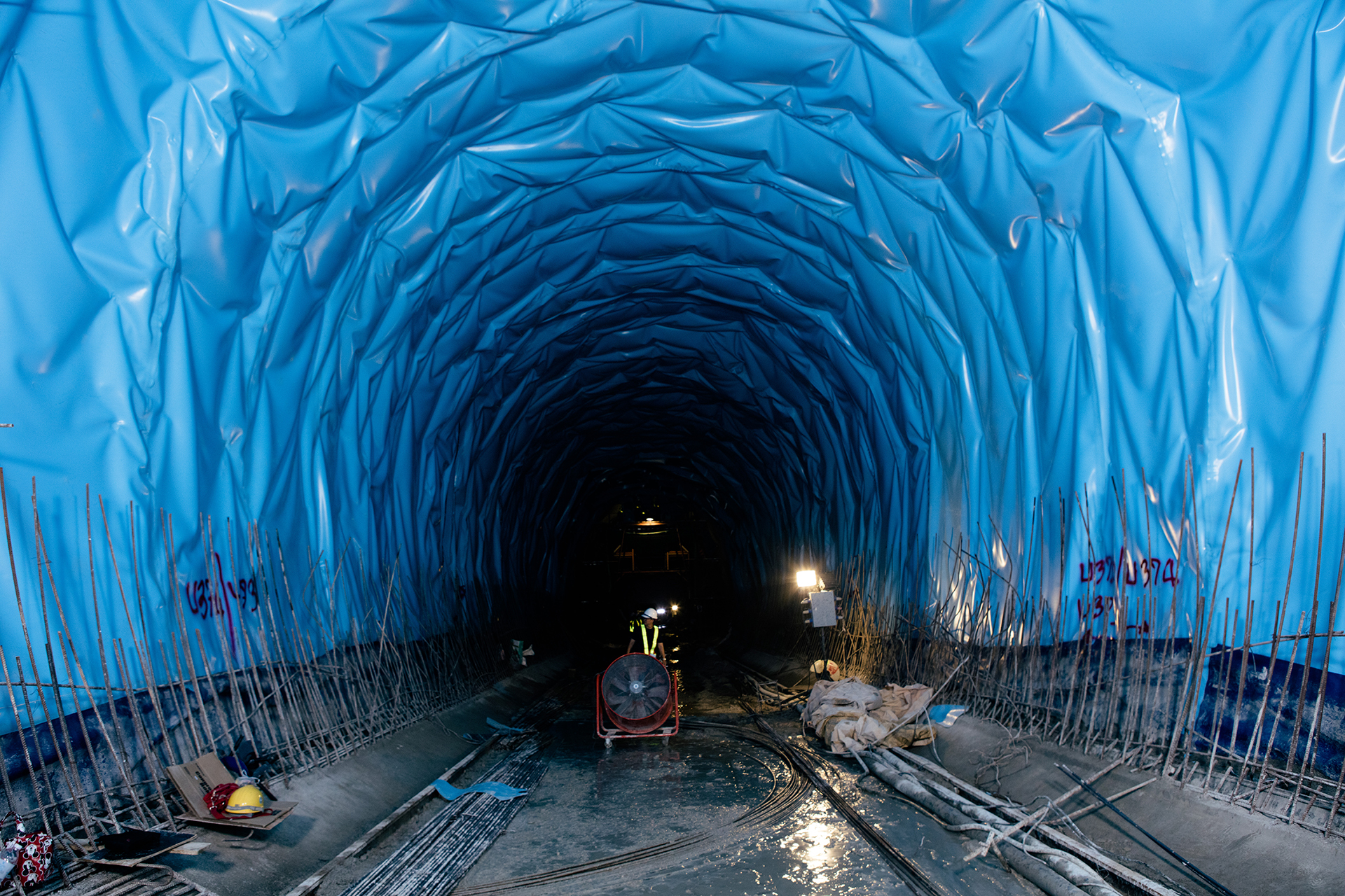 Matériaux pour l'étanchéité des tunnels : membranes PVC et EVA