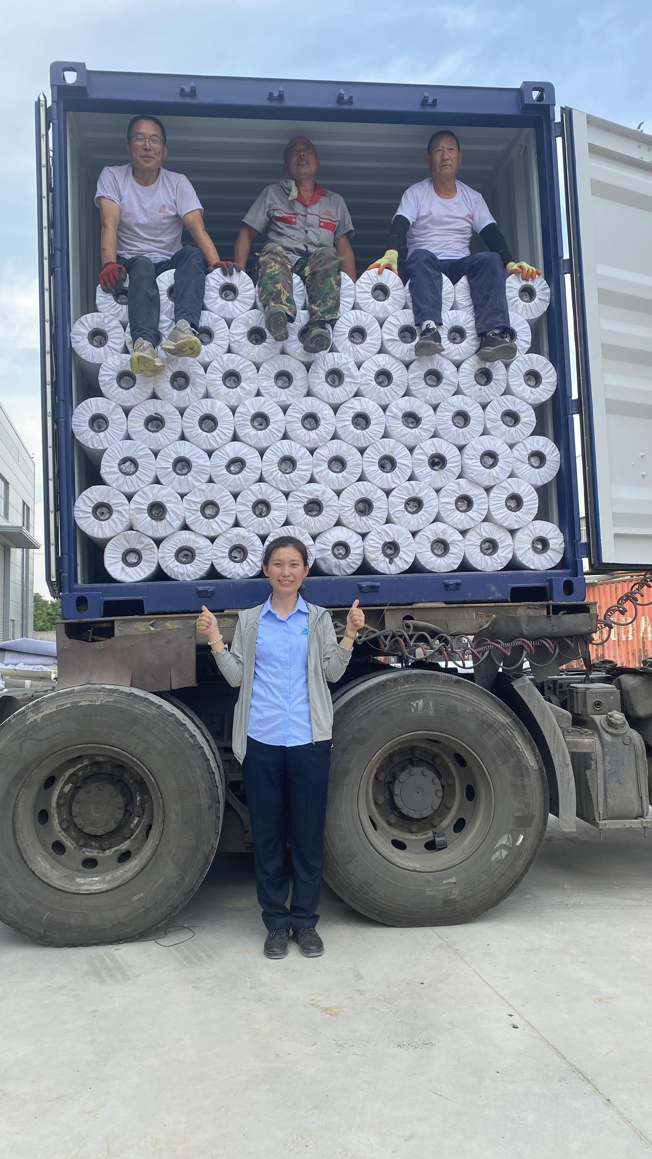 Membrane PVC PENNFLEX et cocardes de fixation expédiées aujourd'hui